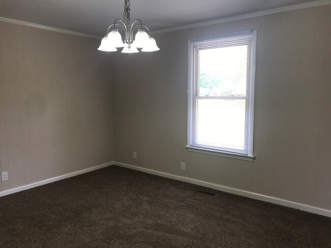 Building Photo - 808 Bedford Dr
