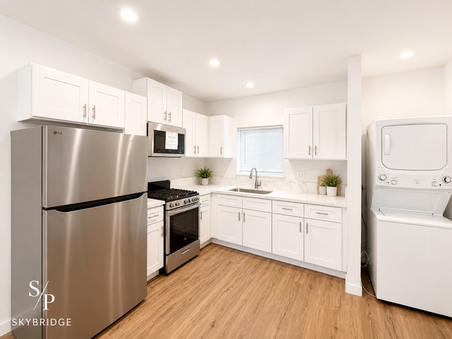 Building Photo - Charming 1-Bedroom ADU with Hardwood Floors – Downey Living at Its Best!