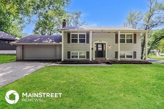 Building Photo - 7200 Willow Ave