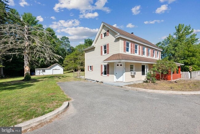 Building Photo - 120 4 Mile Rd