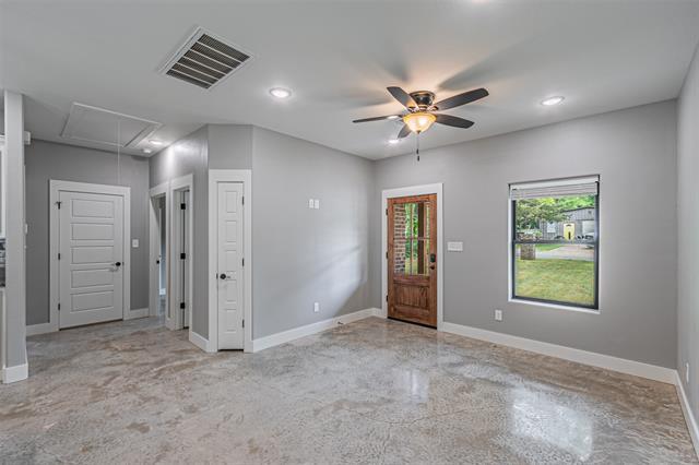 Building Photo - 117 W Sears St