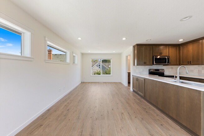 Building Photo - Recently Built 1 Bedroom, 1 Bathroom Home