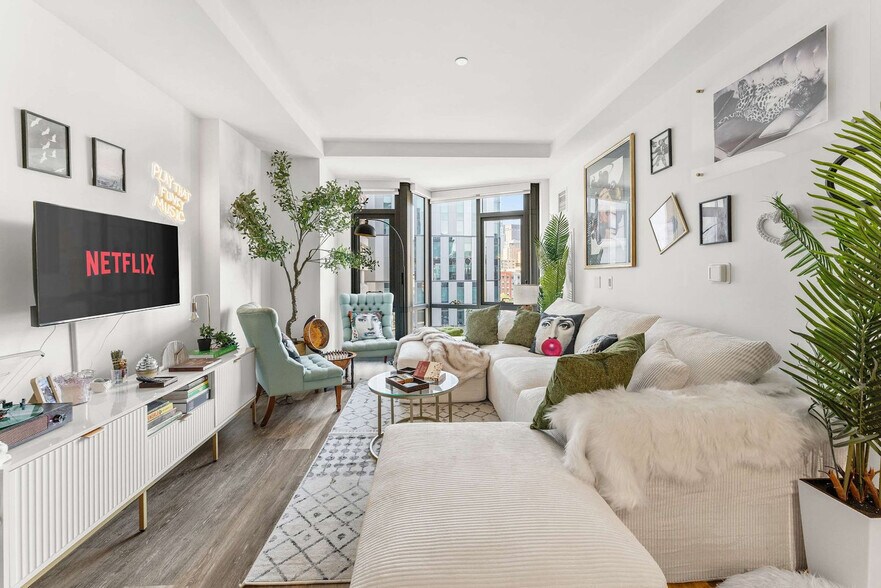 Primary Photo - 300 Harrison Ave