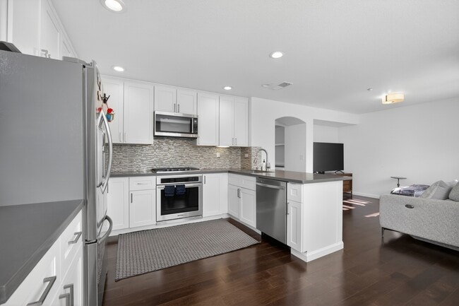Building Photo - 938 Visconti Pl