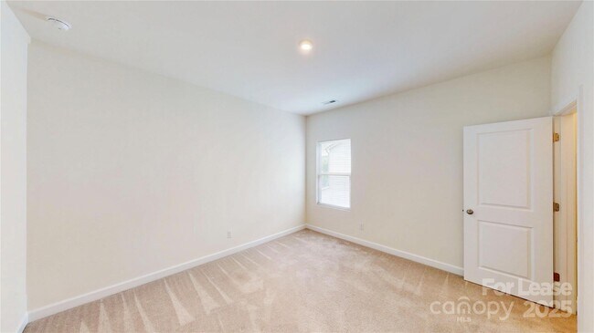 Building Photo - 4523 Collingham Dr