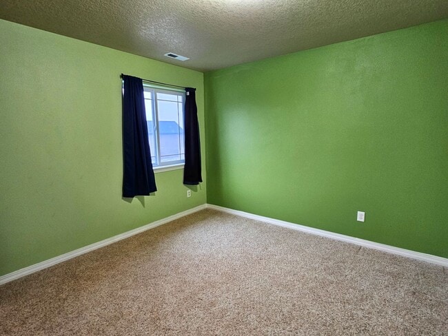 Building Photo - 1447 Azalea Ave