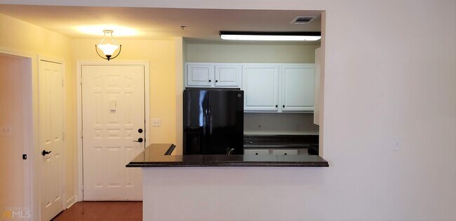 Building Photo - 1101 Juniper St NE