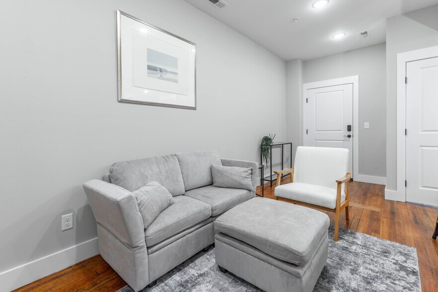 Building Photo - 1108 McCallie Ave