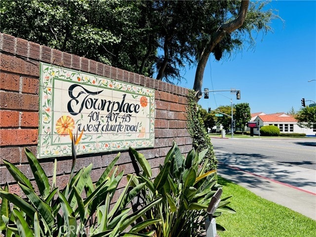 Building Photo - 415 W Duarte Rd