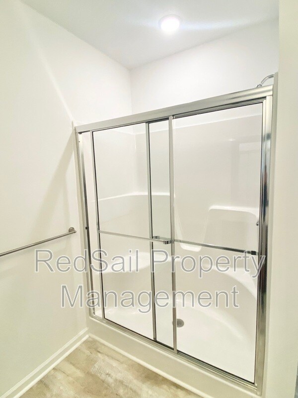 Building Photo - 1744 Vankar Dr