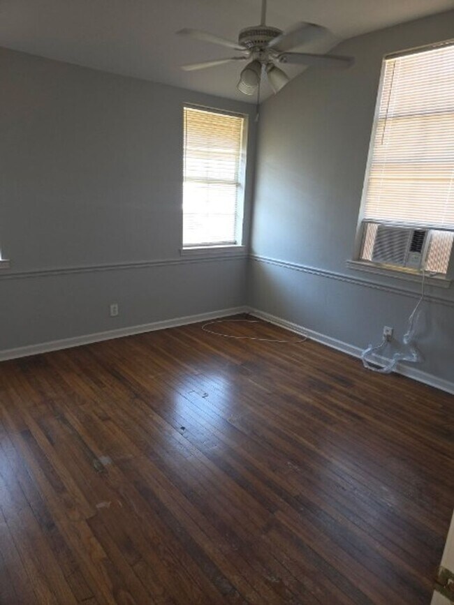 Building Photo - 4219 Lee St