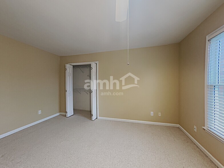 Building Photo - 4850 Duncans Lake Dr NE