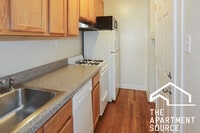 Building Photo - 3914 N Pine Grove Ave