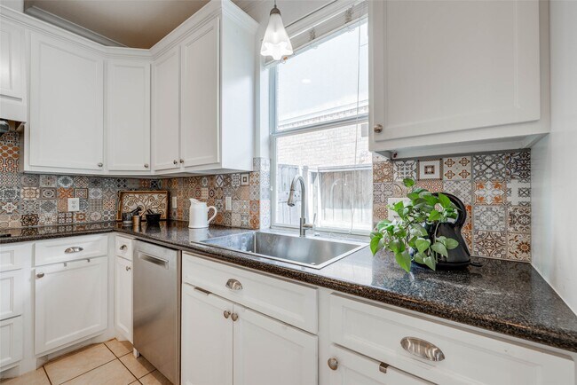 Building Photo - 5722 Ballina Canyon Ln