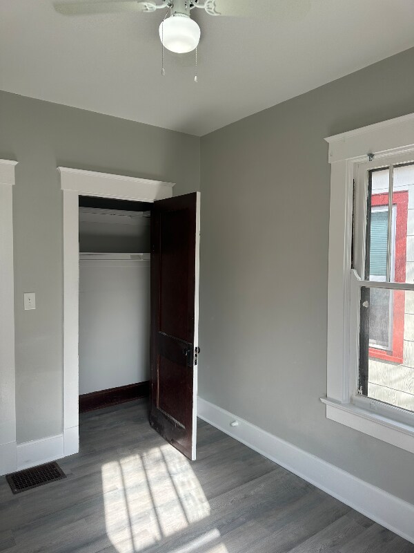 Building Photo - 401 E 15th St