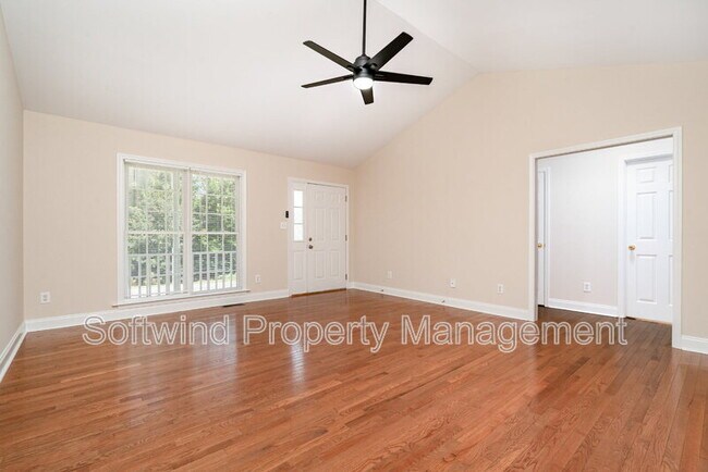 Building Photo - 1803 Red Bird Cir SE