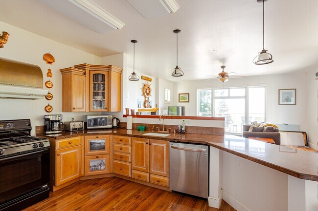 Building Photo - 22164 Umland Cir