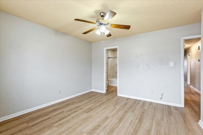 Building Photo - 7522 NW Stonegate- COMING SOON!