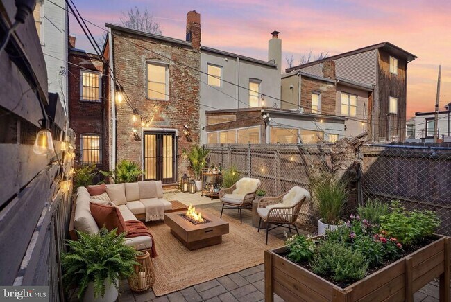 Building Photo - 1619 5th St NW