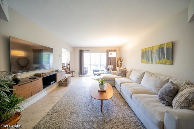 Building Photo - 208 Bobolink Way