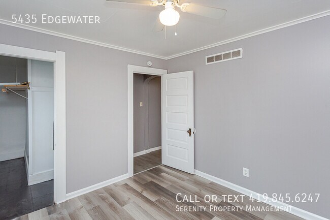 Building Photo - 5435 Edgewater-