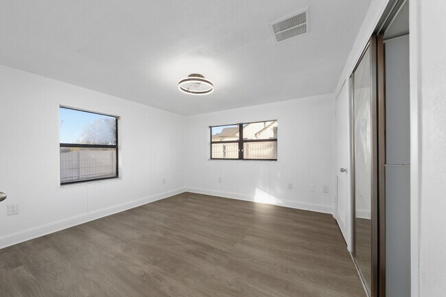 Building Photo - Completely Renovated 4/2 Home on a Corner Lot in the SODO Area of Orlando
