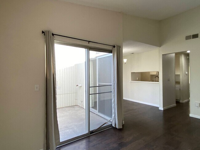 Building Photo - MJRA5516-20