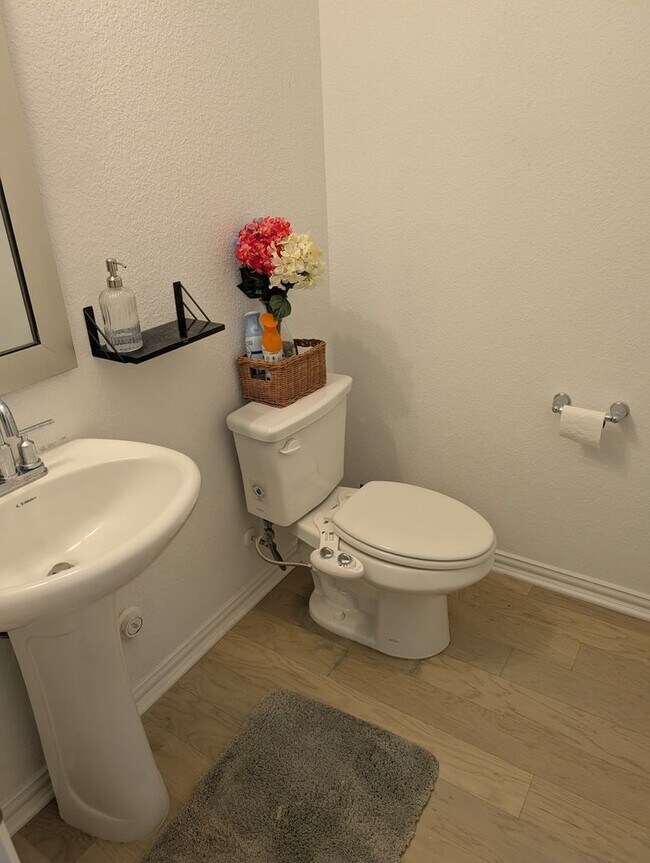 Building Photo - Spacious 4BR House in Hutto. Walkable dist...