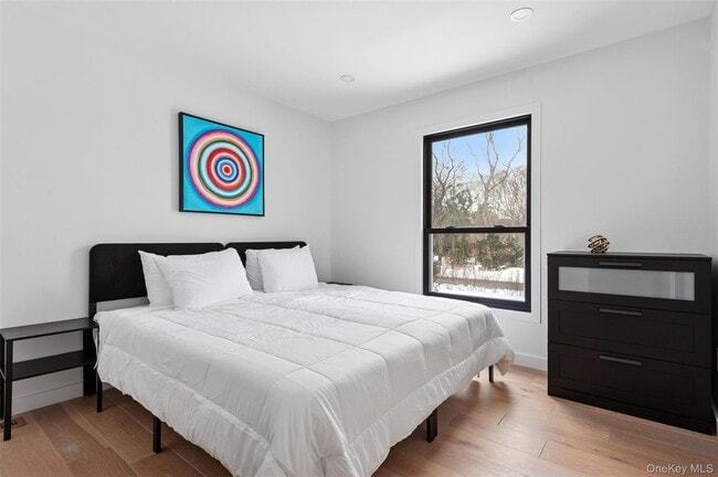 Building Photo - 10 Hampton St