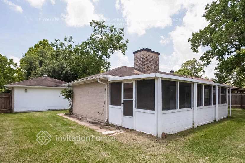 Building Photo - 16223 Barcelona Dr