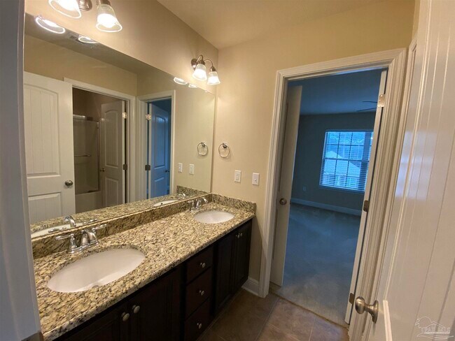 Building Photo - 2486 Redford Dr
