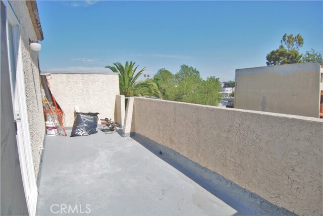 Building Photo - 746 N Eucalyptus Ave