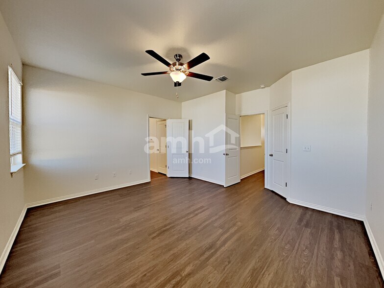 Building Photo - 2721 Meadowood Heights