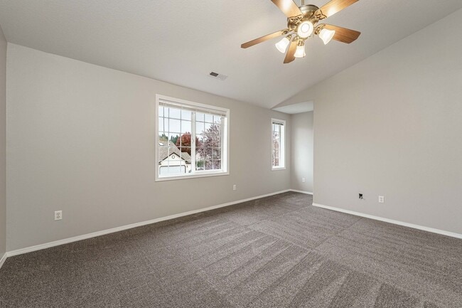 Building Photo - A/C Equipped 4 Bedroom 2.5 Bath Located in...