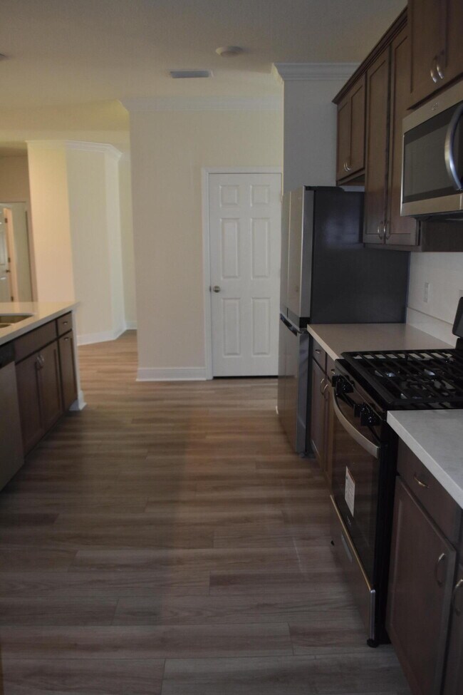 Building Photo - 173 Picnic Pl