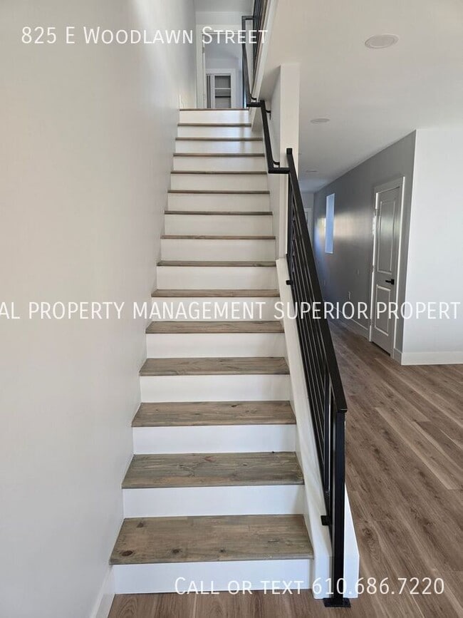 Building Photo - 825 E Woodlawn St