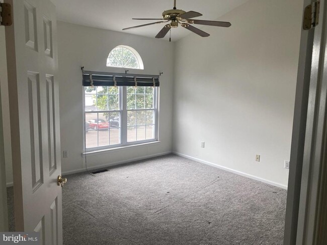 Building Photo - 113 N Park Rd