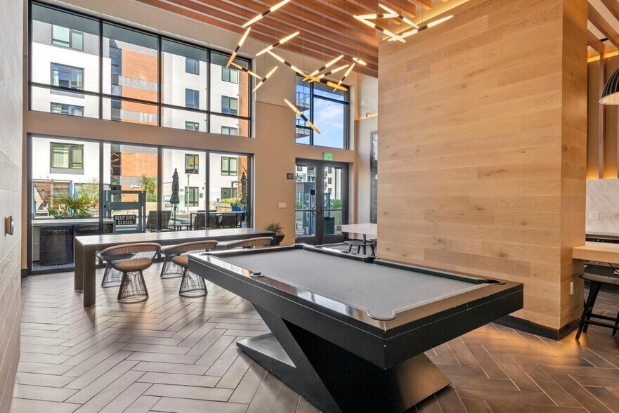 Building Photo - 3578 Rambla Pl