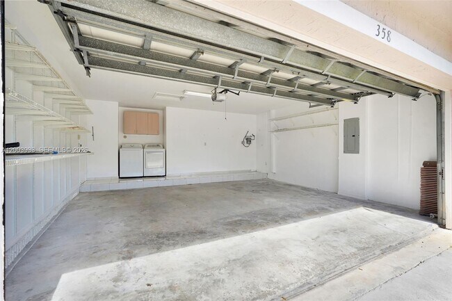 Building Photo - 358 SW 163rd Ave