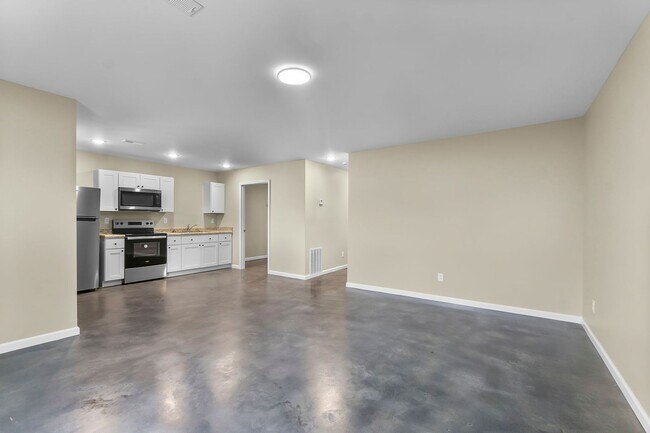 Building Photo - OakWood Acres