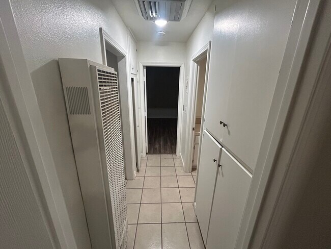 Building Photo - Triplex