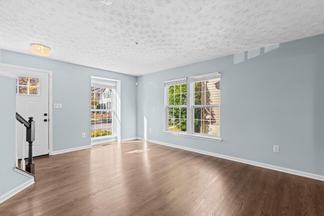 Building Photo - 8211 Water Lily Way