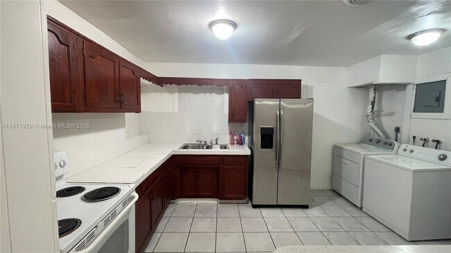 Building Photo - 301 N 67th Ave
