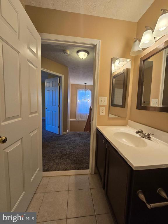 Building Photo - 160 Leeds Creek Cir