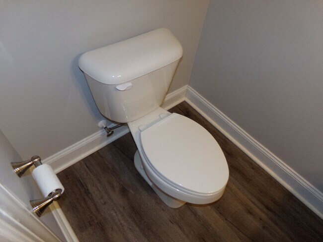 Building Photo - Beautiful Home in Indian Hills