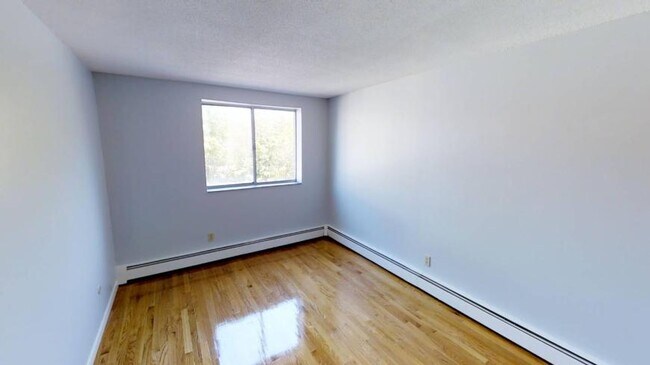 Building Photo - 1.0 bedroom in Somerville Massachusetts 02145