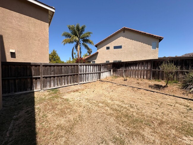 Building Photo - 4 Bed, 2.5 Bath in Riverside!