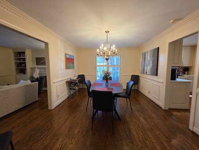 Building Photo - Ghent Square