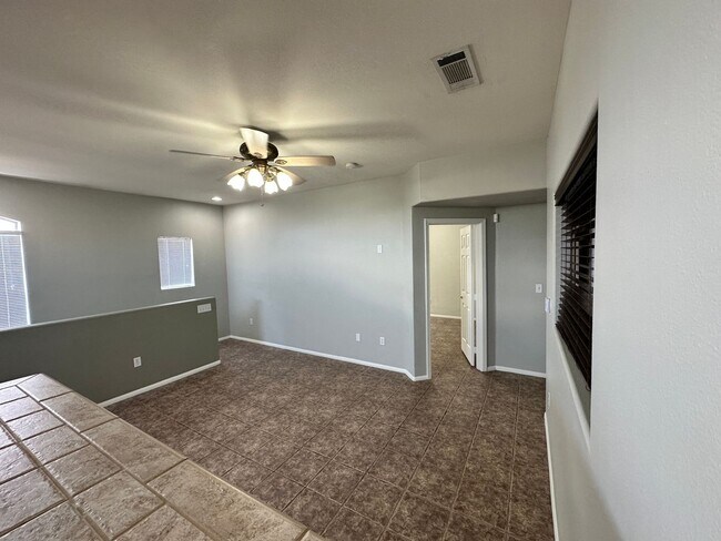 Building Photo - Summerlin Stunner!!