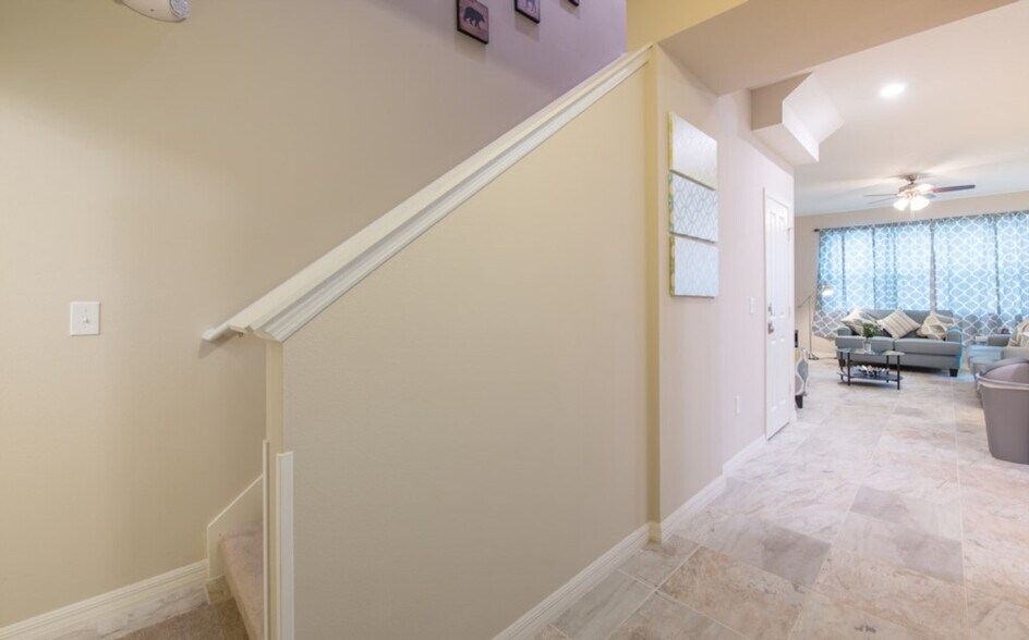 Building Photo - 5124 Killarney Wy